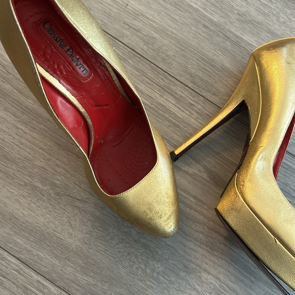 Cesare Paciotti Gold Platform Heels - Picture 3 of 6